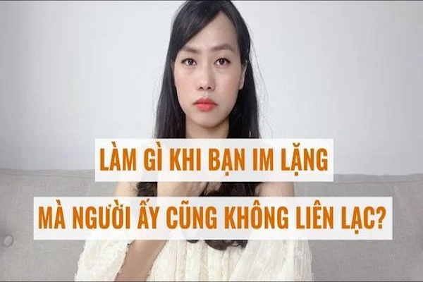 Khi cả 2 cũng im lặng: Cách nhắn tin khi người yêu im lặng