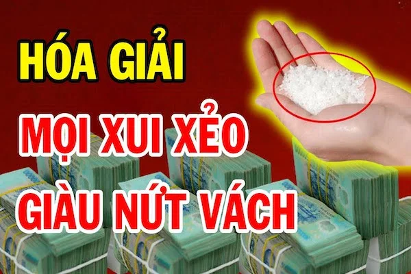 Xả xui bằng cách ném muối qua vai trái mấy lần? (Mới cập nhật)